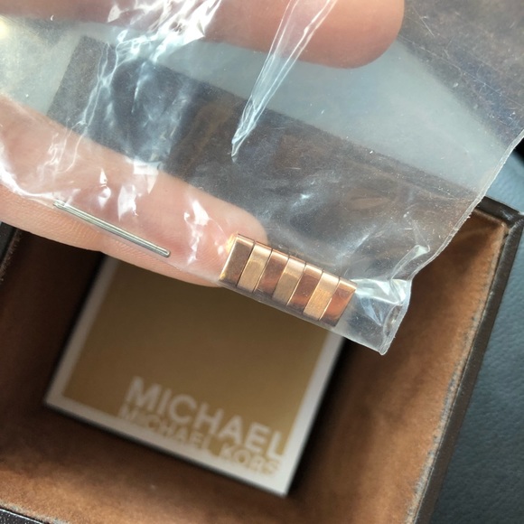 Michael Kors Watch - Picture 4 of 4